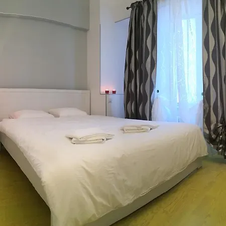 Apartament New Roof View